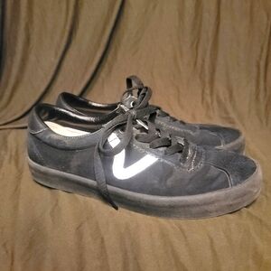 🌺Spring Sale🌺Vans Sport Low Shoe Black Suede, Size 6 (M) 7.5 (W)